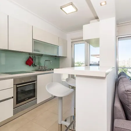 Apartamento Metrocity One Bedroom - A/c & Swimming Pool