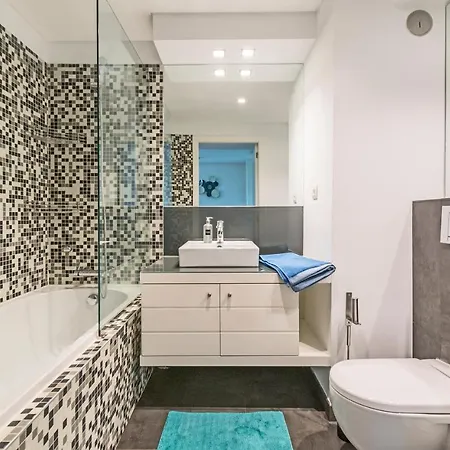 Metrocity One Bedroom - A/c & Swimming Pool *