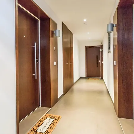 Apartamento Metrocity One Bedroom - A/c & Swimming Pool